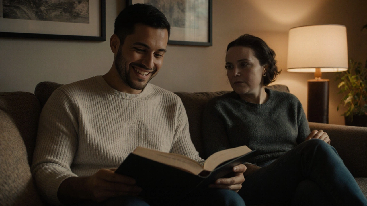 Dva partneři v pohodlném prostředí, každý vlastním způsobem v klidu, respektují si osobní prostor.